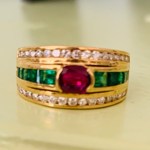 RING MADE FOR A PRINCESS - Picture 2 of 2